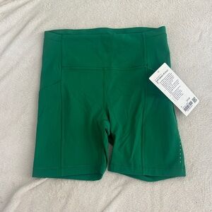 lululemon athletica Swift Speed HR Short - Size 6, Raceway Green